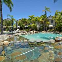 Two-Bedroom Poolside Apartment - Premium