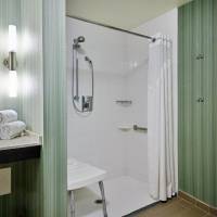 King Room - Mobility Access/Roll in Shower - Non-Smoking