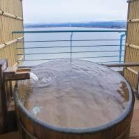 Japanese-Style Suite with Open-Air Bath Lake View　