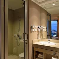 Deluxe City King Room 