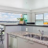 Superior One-Bedroom Apartment with Harbour View