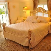 Queen Room with Garden View