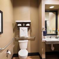 Queen Room with Roll-In Shower - Disability Access/Non-Smoking
