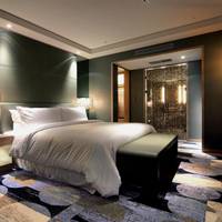 Sheraton Suite, Suite, 1 King, City view