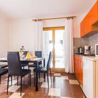 Two-Bedroom Apartment (6 Adults)