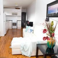One-Bedroom Cottage (not pet friendly)