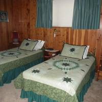 King or Twin Room with Shared Bathroom