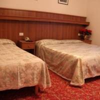 Family Room (2 Adults + 2 Children)