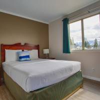 Queen Room with Two Queen Beds and Kitchenette