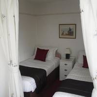 Family Room (2 Adults + 2 Children)