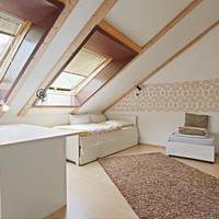 Single Room with Shared Bathroom
