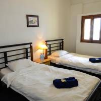 Standard Twin Room with Shared Bathroom