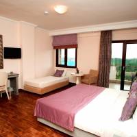 Triple Room with Lake View
