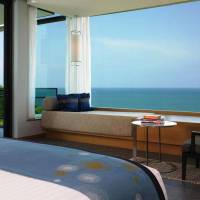 Studio Corner Suite