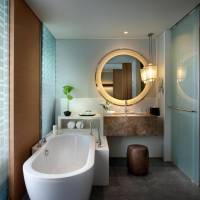 Deluxe King Room with Mountain View