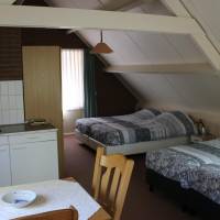 Studio Apartment - Family Room