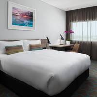 Deluxe King Room - Airport View