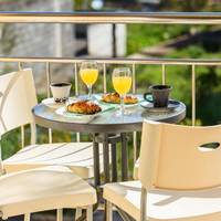 One-Bedroom Apartment with Balcony
