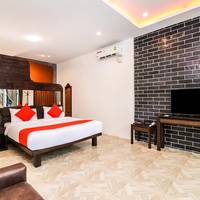 Deluxe Double or Twin Room with Pool Access