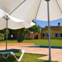 Three-Bedroom Villa (6 Adults)