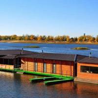 Bungalow - Water Front 