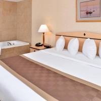 Deluxe King Room with Spa Bath - Non-Smoking