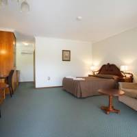Queen Room with Spa Bath