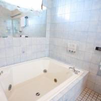 Superior Queen Room with Spa Bath