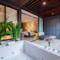 Duplex Jacuzzi Suite