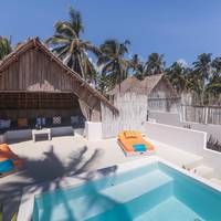 Private Beachfront Villa With Roof-Top Pool