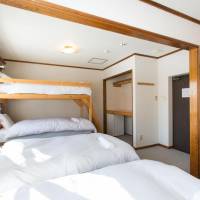 Bed or Bunk Bed in 6-Bed Mixed Dormitory Room - Snowgum Lodge