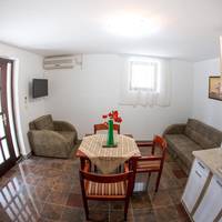 Apartment with Garden View