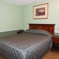 Queen Room - Non-Smoking