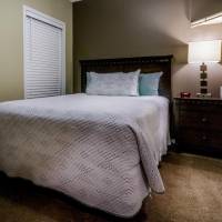 One-Bedroom Suite w/ Kitchenette