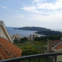 One-Bedroom Apartment with Balcony and Garden View