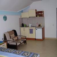 Studio (3 Adults)