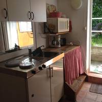 Studio in Garden (2p) - own Patio, Bathroom & Kitchenette