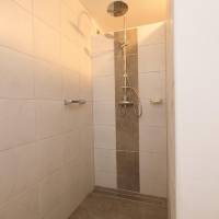 One-Bedroom Apartment (5 Adults)