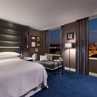 Executive King Suite with Club Lounge Access and Hyde Park View