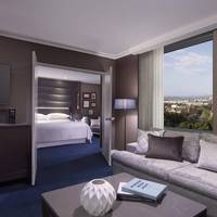Grand Executive King Suite with Club Lounge Access
