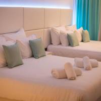 Deluxe Room with 2 Double Beds & Balcony (Land View)