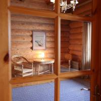 Family Room (3 Adults)