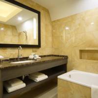 One-Bedroom King Suite