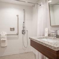 Queen Room - Mobility Access Roll in Shower/Non-Smoking