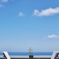 Two-Bedroom Suite with Outdoor Hot Tub and Sea View