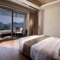 Deluxe Sea View Suite