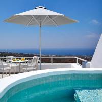Honeymoon suite with outdoor heated jacuzzi