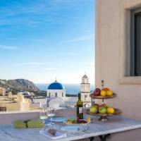 Honeymoon Suite with Outdoor Hot Tub and Panoramic Sea View