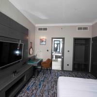 One-Bedroom Suite Creekside
