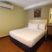Deluxe Room ( King Bed with window )